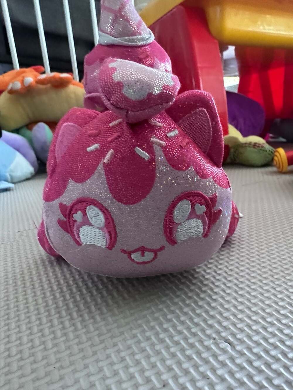 Aphmau MeeMeows Mystery Plush Strawberry Shortcake Cat